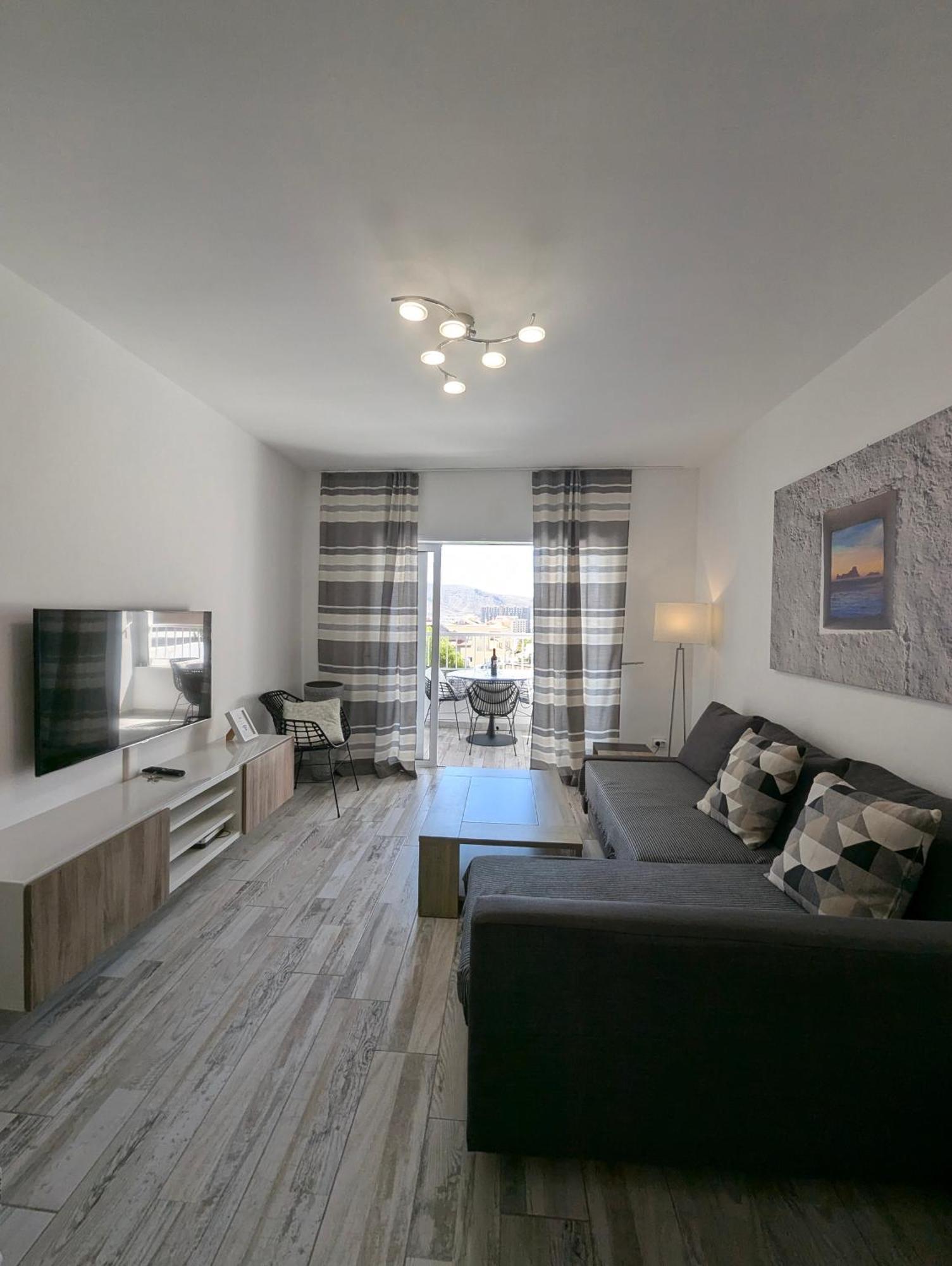 Cozy Apartment In Los Cristianos Guincho  Exteriör bild