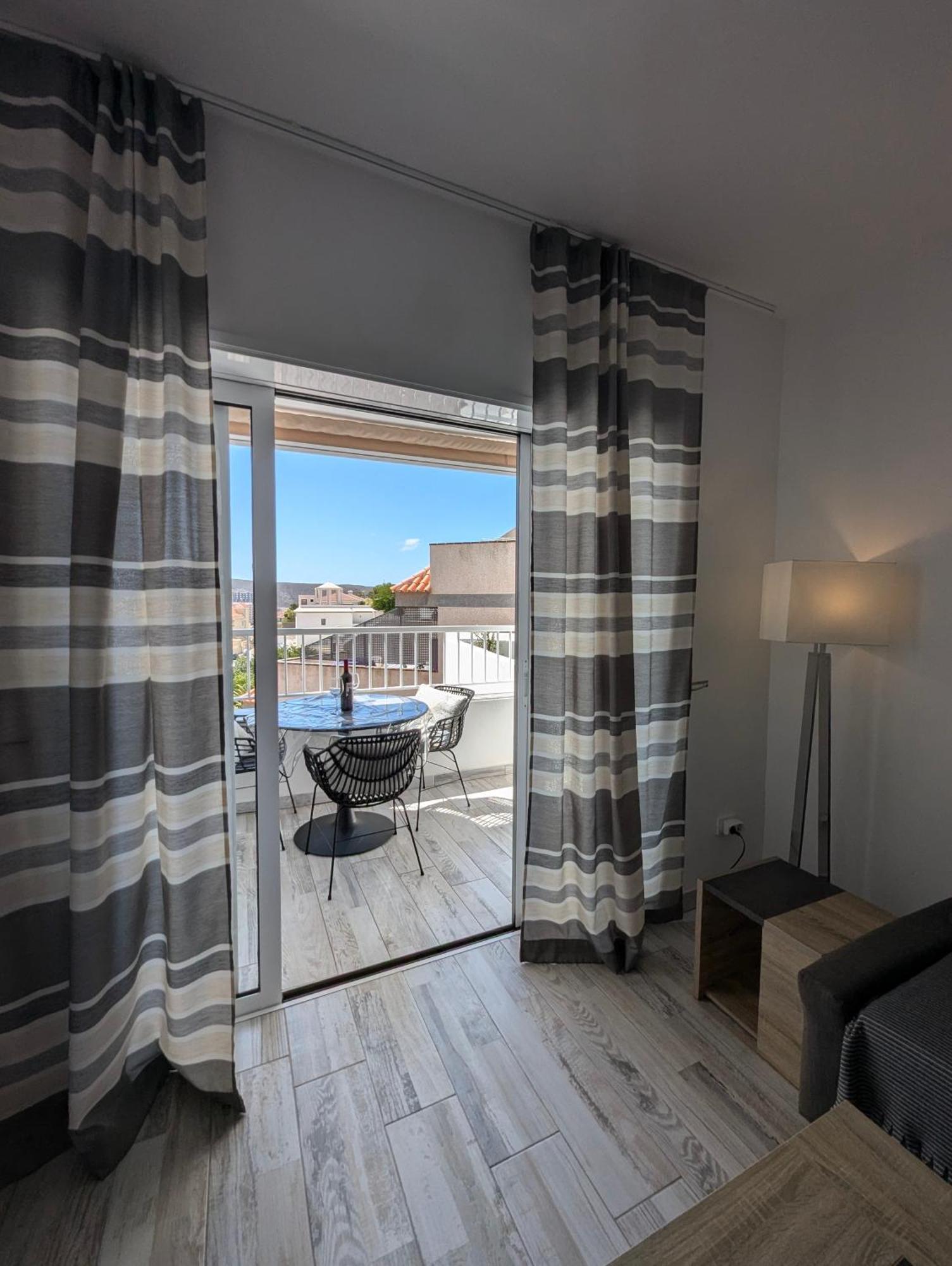 Cozy Apartment In Los Cristianos Guincho  Exteriör bild